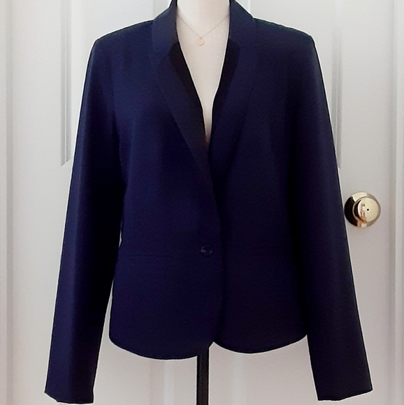 LC Lauren Conrad Jackets & Blazers - 📂 LC Navy Notch Collar Blazer With Black Accent